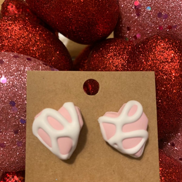 Valentine heart snack cake stud earrings