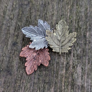 Canada Maple Leaf Trio Brosche – Von der Natur inspirierter Herbst Anstecker