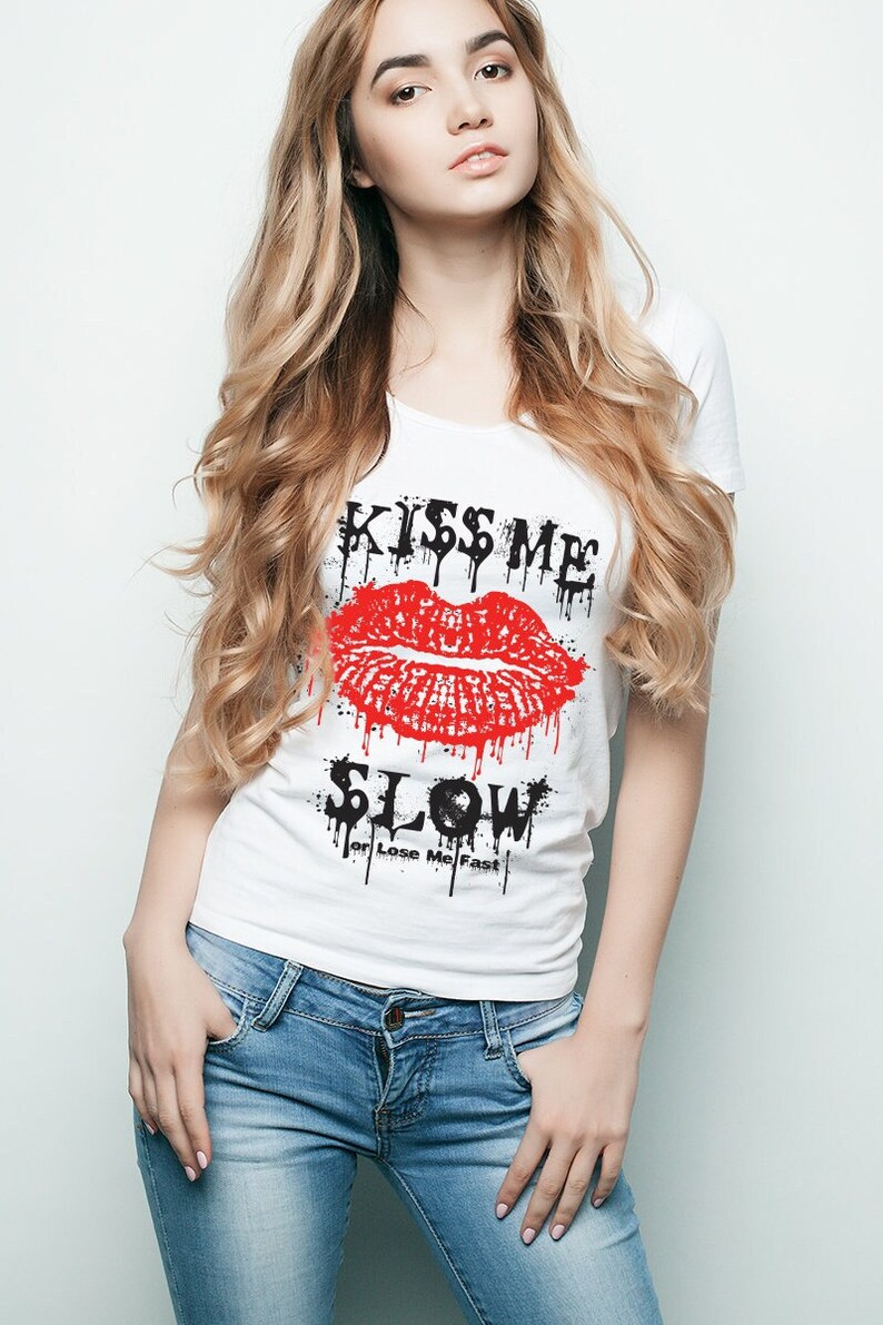 Women Kiss Graphic T-shirt | Etsy