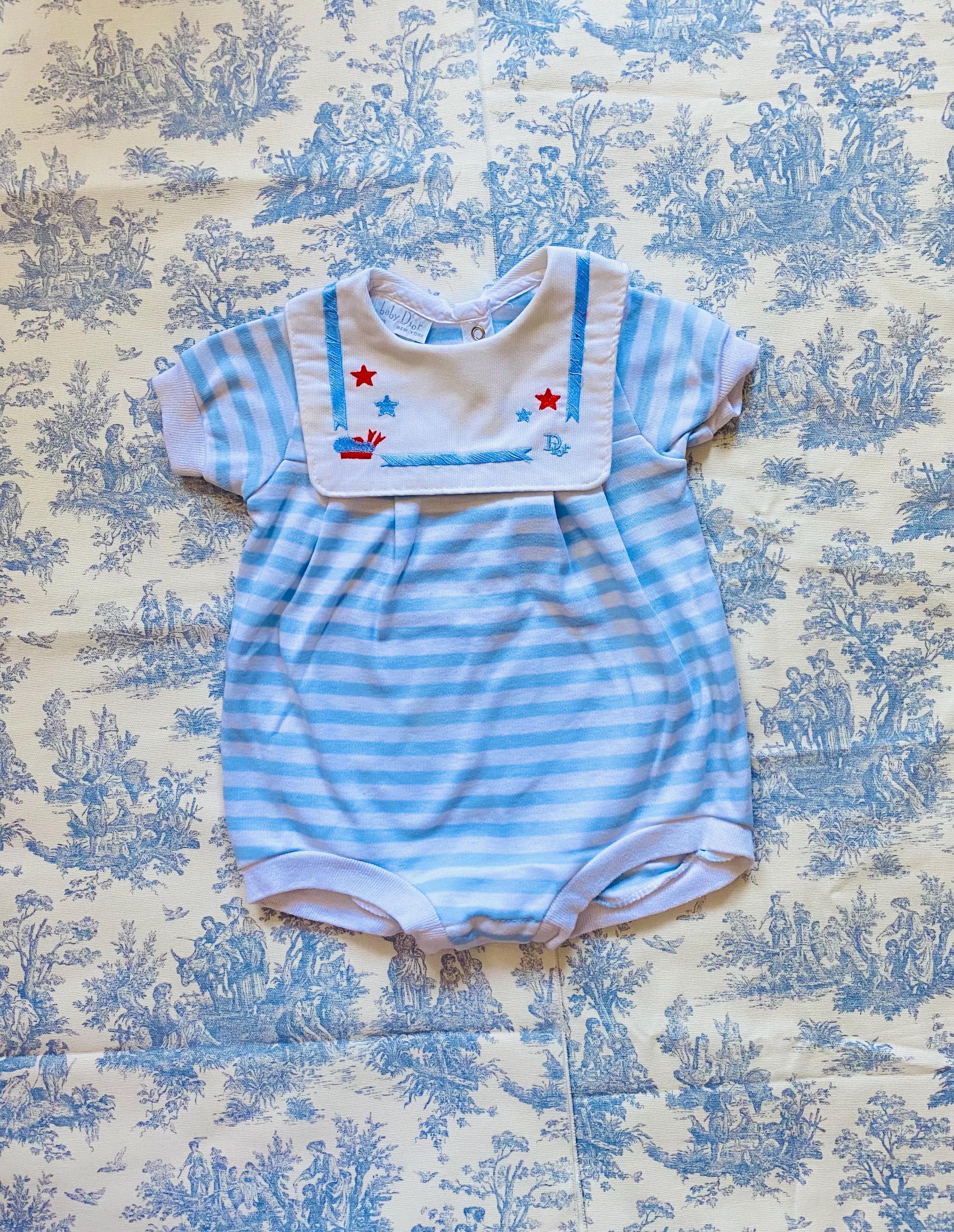 baby Dior 蝶刺繍ロンパース 12M baby Dior 蝶刺繍ロンパース 12M