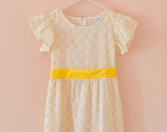 7-8 : Maxi robe jaune des années 70, robe brodée, cadeau pour 6e, 7e et 8e anniversaire, robe fille style prairie, robe séance photo JC Penney vintage