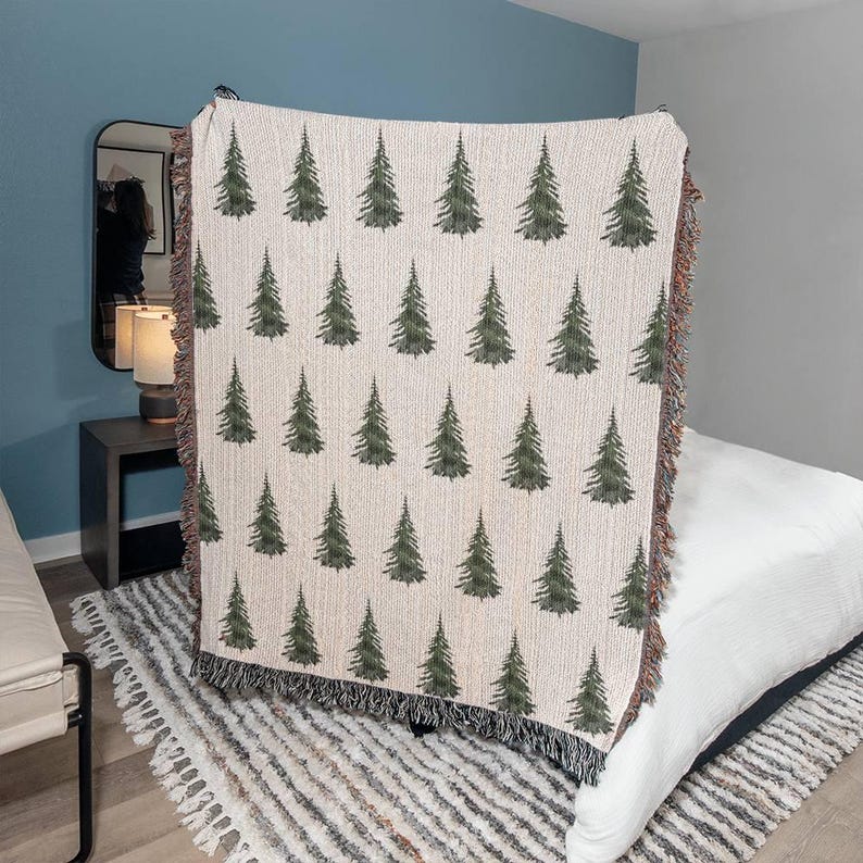 Watercolor Pine Trees Woven Throw, Cabin Blanket, Christmas Tree Blanket, Mountain House Decor, Cabin Decor, Farmhouse Blanket bild 3