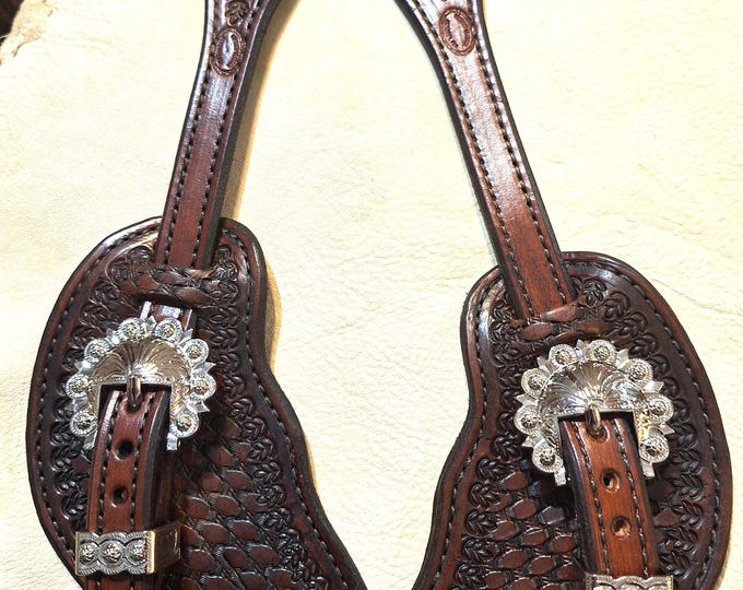 Vintage-Inspired Tooled Spur Straps with Buckstitch Detail main image 1