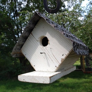 Classic Birdhouse Bird House Amish Hand Made Primitive NEW Wren House White