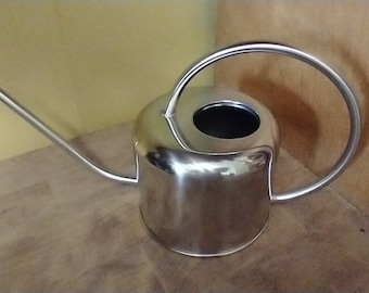 Wonderful Classic Shape Stainless Steel Watering Can 1 quart, New