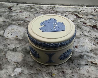 Vintage Wedgwood Pill Box Round, White & Blue, Jasperware, excellent condition