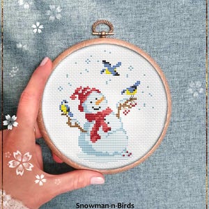 Bonhomme de neige avec oiseaux, point de croix moderne, art de Noël facile, flocons de neige, mésanges bleues, conception pour débutants, téléchargement immédiat