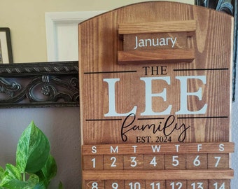 Family Name Wood Perpetual Calendar Wedding Gift Wooden Last Name Vintage Modern Wall Calendar Housewarming Holiday Personalized Anniversary