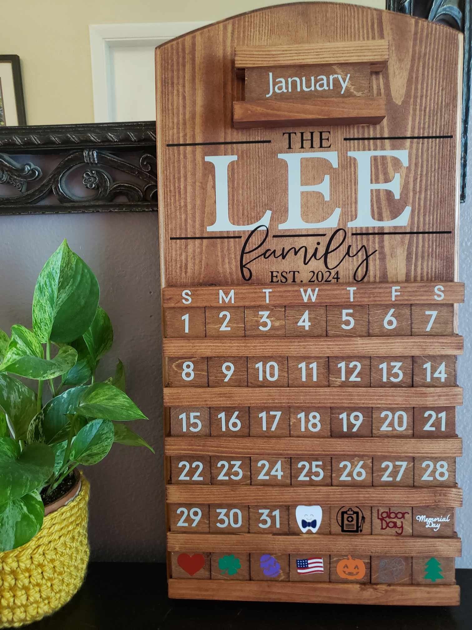 Family Name Wood Perpetual Calendar Wedding Gift Wooden Last Name Vintage Modern Wall Calendar Housewarming Holiday Personalized Anniversary