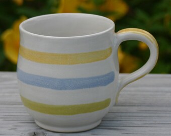Kaffeetasse, Teetasse, Keramik-Tasse handgetöpfert mit Streifen bemalt