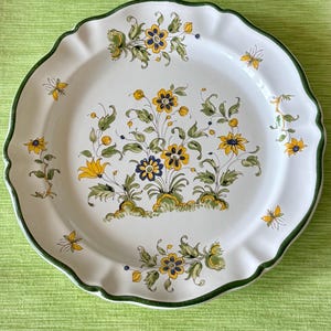 Varages Vieux Provence Plate: Hand-Painted French Country Decor