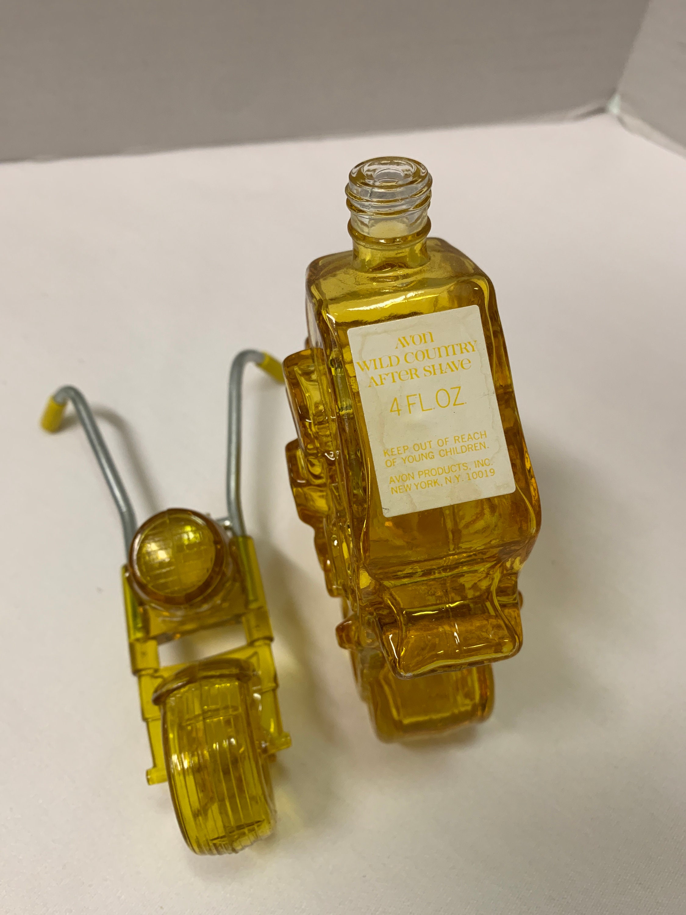 Avon Transportation Series Aftershave Bottles /vintage Glass Cars/ Avon