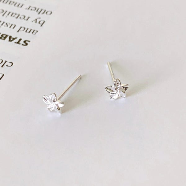 925 Sterling Silver Flower Stud Earrings – Dainty Minimalist Jewelry, Hypoallergenic Post Earrings, Gift for Her