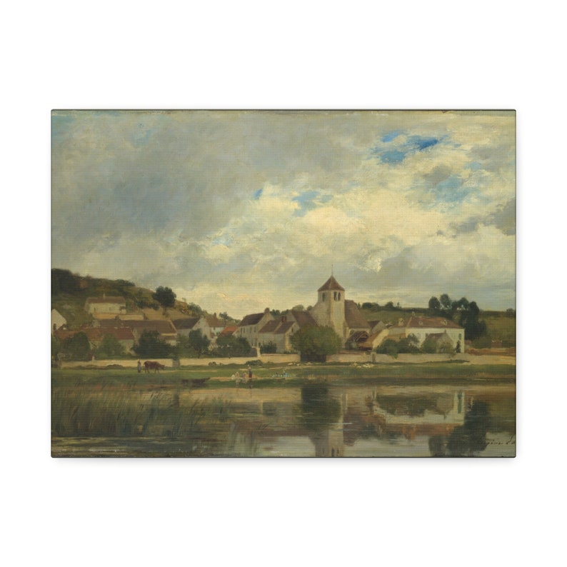 Puede incluir: Una pintura que representa un peque&ntilde;o pueblo con un campanario de iglesia, ubicado a orillas de un r&iacute;o. El cielo es una mezcla de gris y azul con nubes blancas y esponjosas. El agua refleja el cielo y el pueblo.
