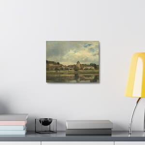 Puede incluir: Una pintura que representa un pueblo con un campanario de iglesia en la orilla de un r&iacute;o. El cielo est&aacute; nublado y el agua es reflectante. La pintura est&aacute; realizada en un estilo realista con colores apagados.