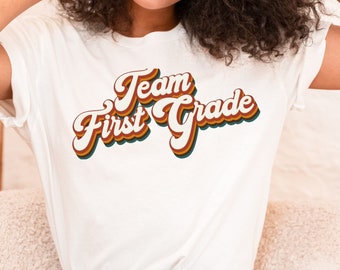 Retro Team First Grade Shirt voor eerste klas leraren, Team Terug naar school shirts, cadeau voor eerste klas leraar, eerste dag van school shirt