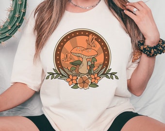 Cottagecore Mushroom Shirt | Vintage Mushroom Tee | Cottage Core Mushroom Tshirt | Goblincore Shirt | Aesthetic Academia Tee | Vintage Tee