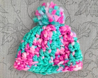 Pop Art kinderbeanie • Schattige zachte beanie voor kinderen met pompon, handgemaakt met gerecycled garen