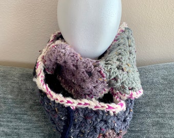 Blueberry Shortcake Infinity-sjaal • Dikke pluche oneindigheidssjaal voor de winter, maat volwassenen, zacht en warm, blauwe en paarse oma-vierkanten