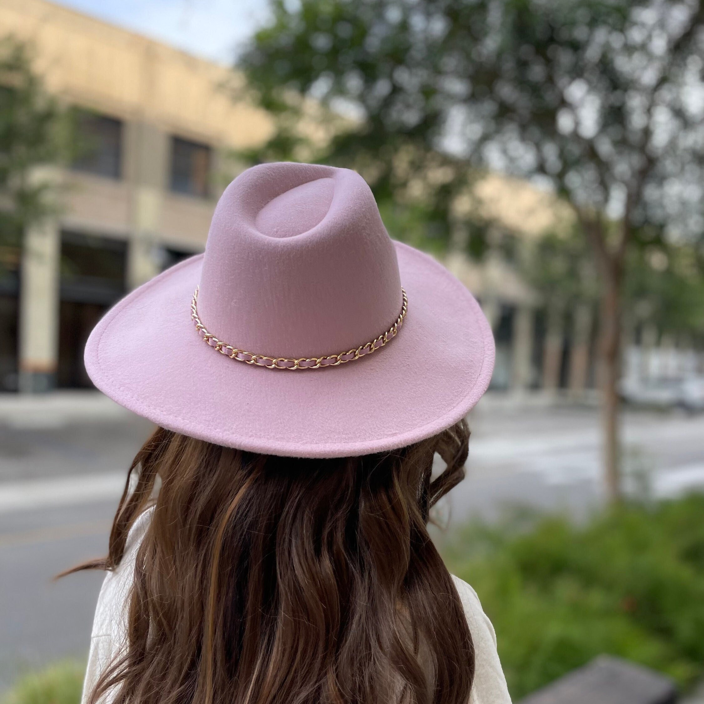 dash Ged grundlæggende Golden Chain Woolen Top Hat European And American Fashion Street Trend Big Brimmed Felt Hat Pink Cowboy Hat Buy Pink Cowboy Hat,Fashion Jazz Hat,Men Cowboy Hat Product On | New Golden Chain dash Ged grundlæggende Golden Chain Woolen Top Hat European And American Fashion Street Trend Big Brimmed Felt Hat Pink Cowboy Hat Buy Pink Cowboy Hat,Fashion Jazz Hat,Men Cowboy Hat Product On | New Golden Chain