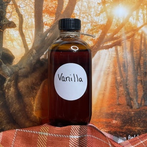 Madagascar Vanilla Handcrafted Whole Beans 40 proof Vodka Baking Infused  Amber bottle