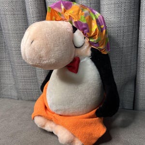 VTG Dakin Opus Penguin Stuffed Plush Holliday Hotel Wet Phase Stuffed Animal Toy