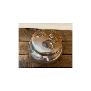 Art nouveau Kirk Stieff pewter box with velvet lining