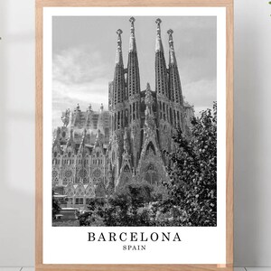 Barcelona Spain Travel Poster Black and White Barcelona Photo Barcelona City Landmark Barcelona Wall Art Print Sagrada Familia Gift Poster