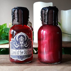 Blood of the Old Ones - A Lovecraft Inspired Decorative, Interactive Potion Bottle with Magical Swirling Effect / Cosmic Horror