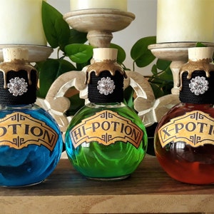 FINAL FANTASY Inspired Healing Potion Set with Magical Swirling Effect / Gaming / Replica / Apothecary / Magic Potions / Decor