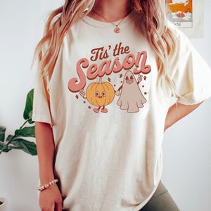 Cute Fall Graphic Tee, Women's Halloween Shirt, cute Ghost Pumpkin Shirt, Retro Boho Fall Shirt, Spooky Season Shirt, Trick or Treat Costume