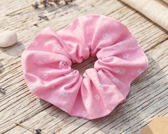 Ditsy Floral Cotton Scrunchie, Pastel Pink Botanical Hair Tie, Vintage Cottagecore Hair Accessory, Aesthetic Wrist Bracelet, Gift for Her