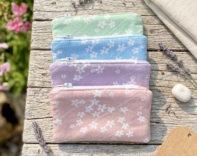 Quilted Fabric Coin Pouch, Small Floral Zipper Wallet Card Holder