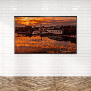 Lagavulin Distillery at sunset Photographic Print impression vintage Sunset pour chambre / salon / bureau Impressions murales décor mural image 3