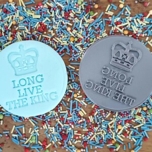 King Charles Coronation embosser stamp - personalized icing stamp - cupcakes - cookie stamp - Long live the king