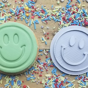 Smiley face embosser stamp - personalized icing stamp - cupcakes - personalized cakes - Happy face