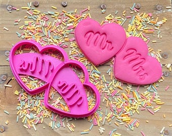 Mr and Mrs embosser stamp and cutter - wedding biscuits - personalized icing stamp - cupcakes - favors - cookie cutter