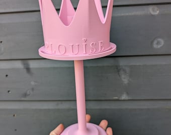 PLouise lip gloss stand crown design printed in baby pink
