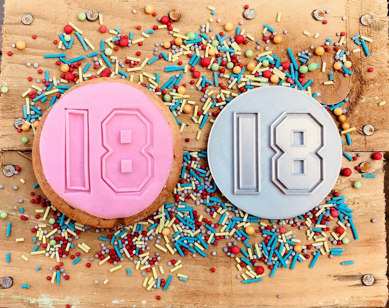 Number embosser stamp - personalized icing stamp - cupcakes - birthday - personalized cakes