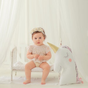 Grand oreiller licorne, cadeau d'anniversaire pour enfants, chambre de bébé sur le thème de la licorne, décoration de chambre d'enfants, cadeau licorne pour bébé fille, oreiller lapin, oreiller Disney,