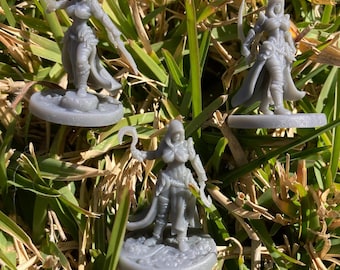 Dark Elf Rogue (3 Variants Available) - Epic Miniatures