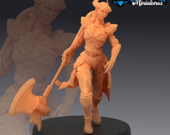 Dark Dragoon Lady (3 Variants) - Epic Miniatures