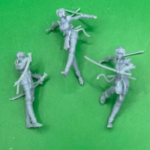 Kunoichi (3 Variants) - Epic Miniatures