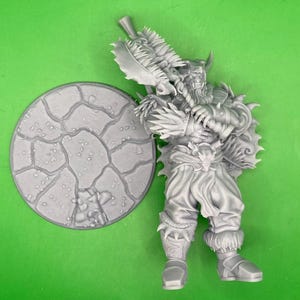 Frost Giant Warrior (4 Variants Available) - Epic Miniatures