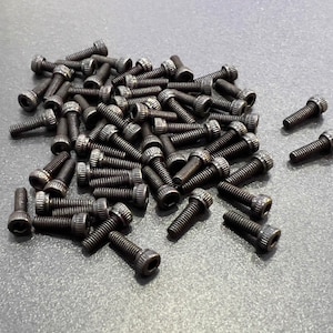 Black Screws M2.5x8mm (pack 8 units)