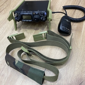 Brackets / Sidebars for YAESU FT817 and FT818 3D printed radio with or without handle