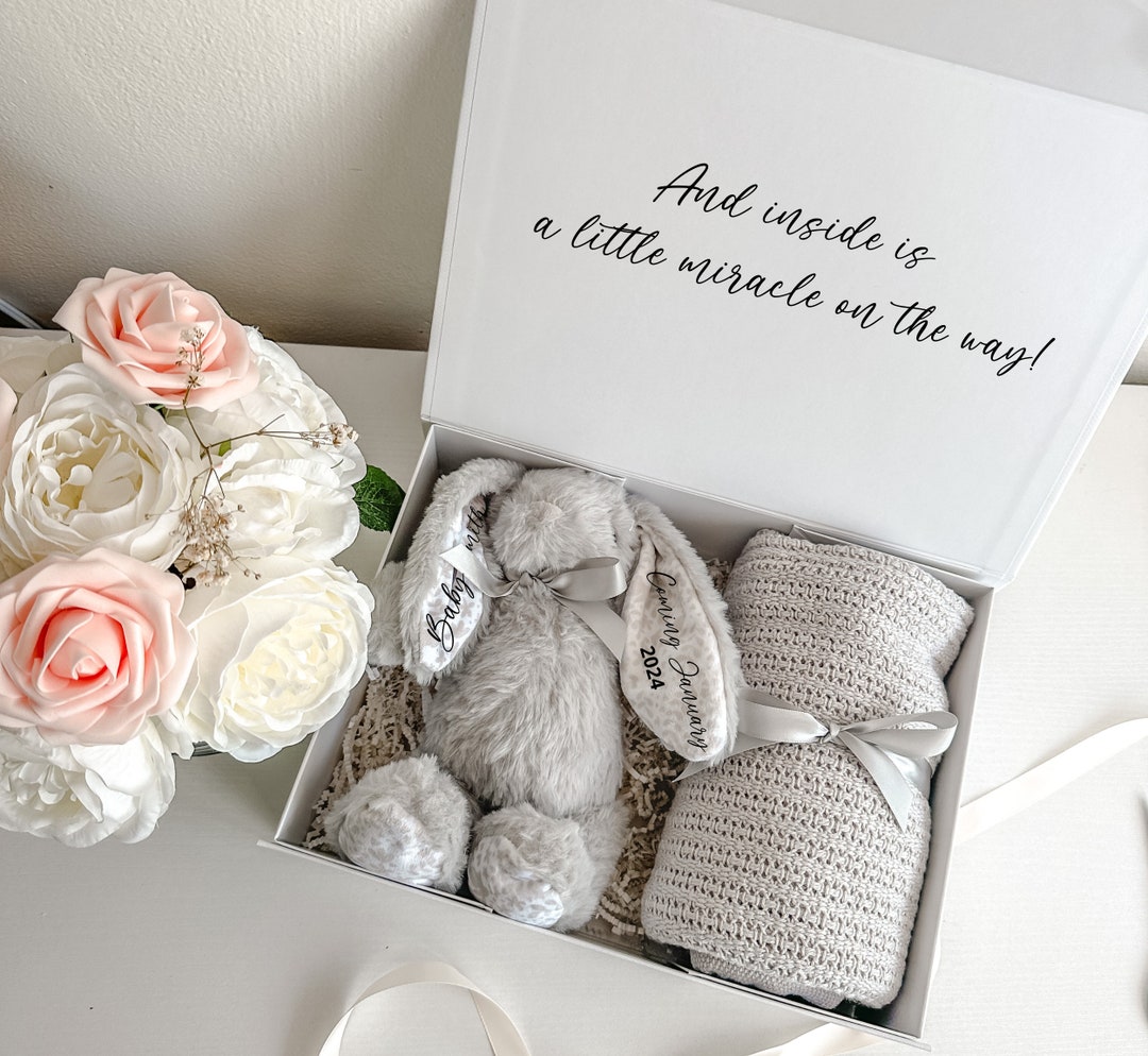 Pregnancy Announcement Gift Box, Neutral Pregnancy Announcement — free download