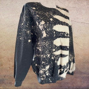 Hand-dyed unisex sweater in batik design | Cozy and warm and cozy!