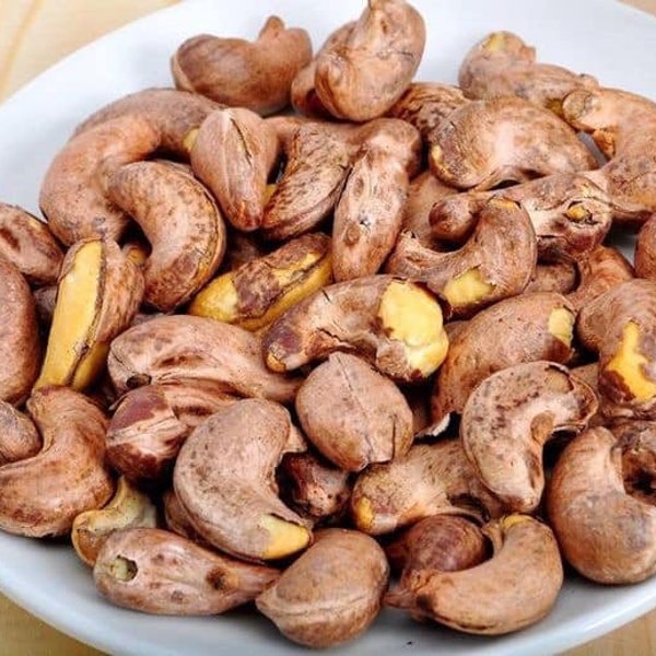 High Quality Organic Roasted Cashew Nuts, Light Salted Roasted Cashew Nuts in Shell Best Gift for Mom Healthy Snack