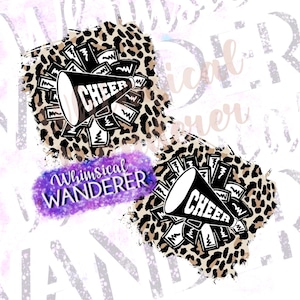Könnte beinhalten: Zwei digitale Illustrationen eines schwarz-weißen Megaphons mit dem Wort "CHEER" darauf. Das Megaphon ist von schwarz-weißen Cheerleader-Pompons umgeben. Der Hintergrund ist ein brauner und beiger Leopardenprint. Der Text "Whimsical Wanderer" ist in Lila und Weiß auf einem lila und weißen Aquarellhintergrund.
